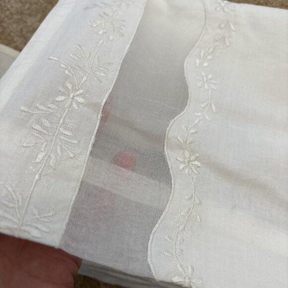 NEW Rachel Ashwell Treasures White Dust Ruffle Cotton Cottage Core Shabby Chic - Picture 8 of 9